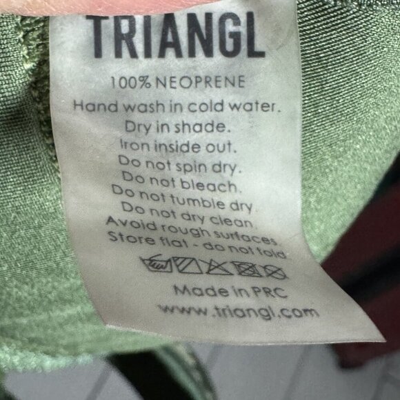 Triangl Gigi Crochet Neoprene Bikini top size Medium Army Green - Picture 7 of 8